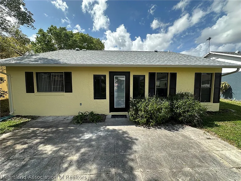 4016 Thompson Ave — Photo 14