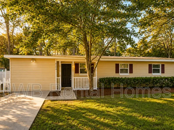 6948 Christopher Robin Dr, Jacksonville, FL 32210