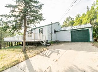 901 4th St NW, Mandan, ND 58554