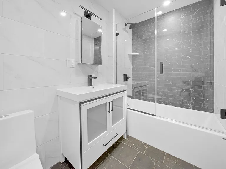 113 Clinton Ave #1R — Photo 7