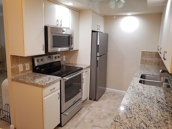 5th image of 3036 Swansea Cres #B