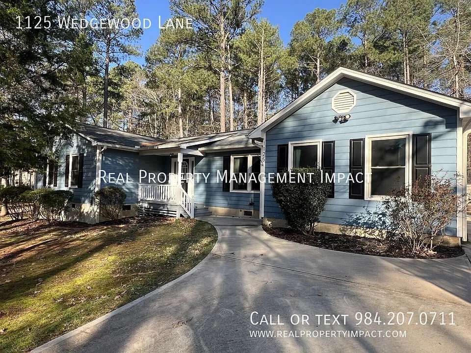 1125 Wedgewood Ln