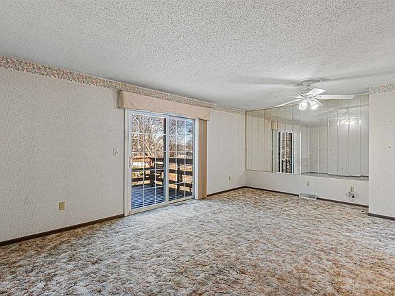 3rd image of 1532 Tracy Ln