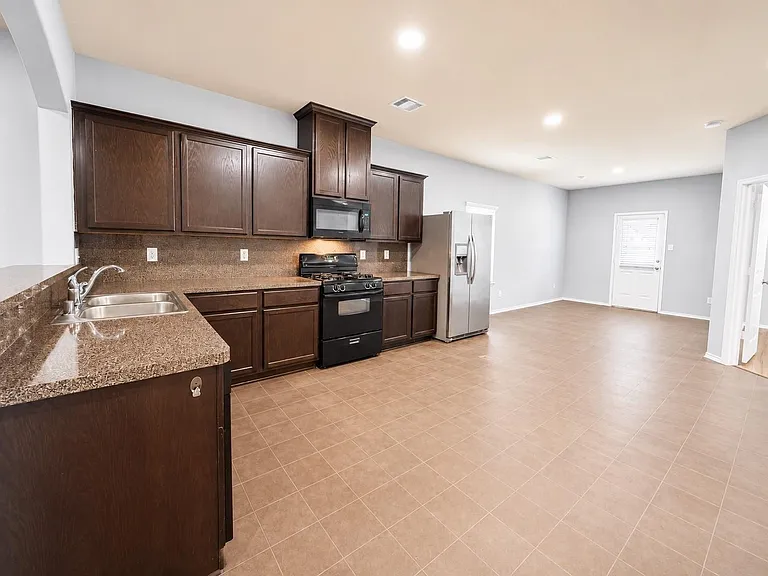 19726 Ashley Terrace Ln — Photo 12