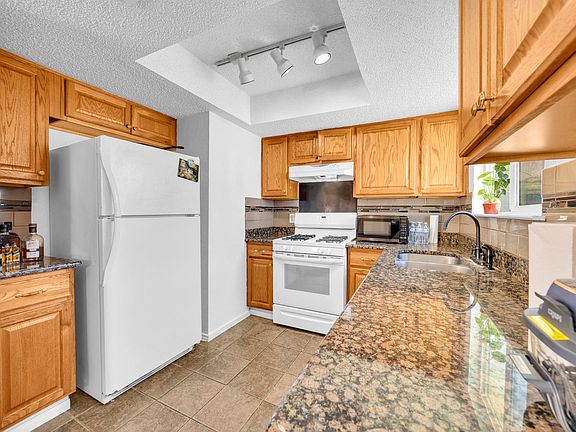 5th image of 2703 Sunny Ln