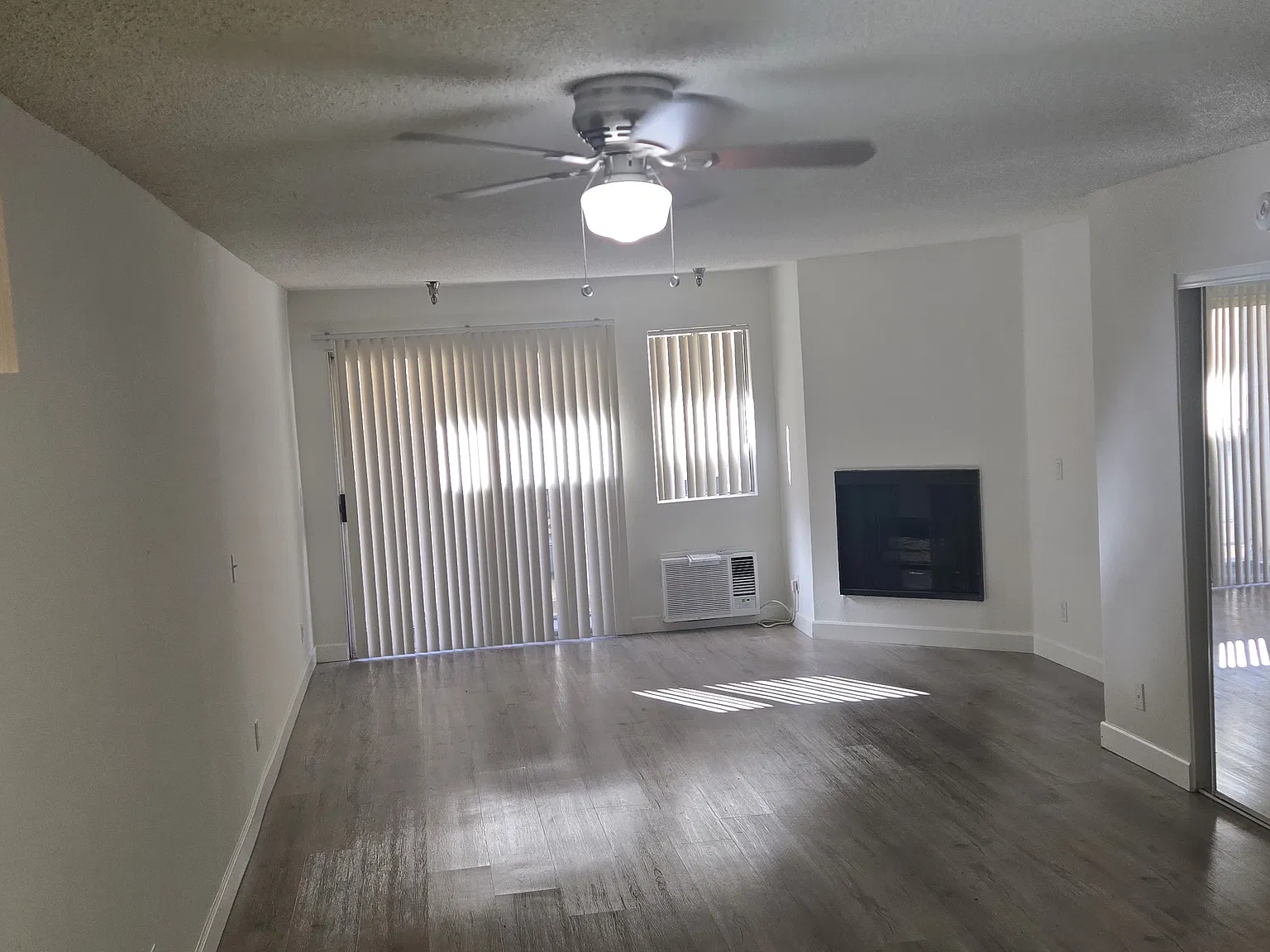 Saticoy Villas — Photo 4