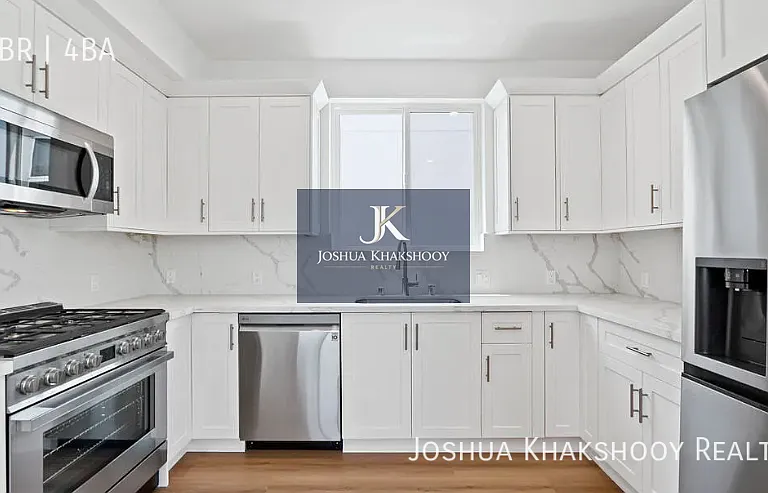 834 S Shenandoah St #301 — Photo 2