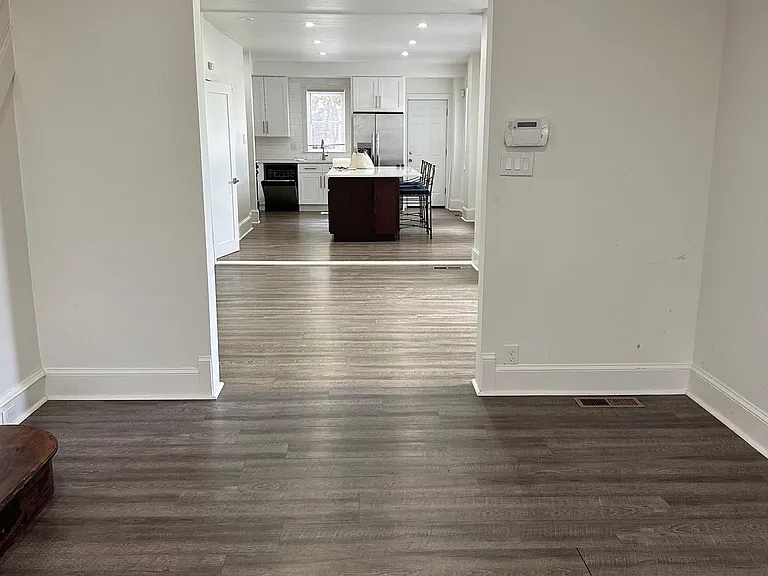 482 Martin St — Photo 10