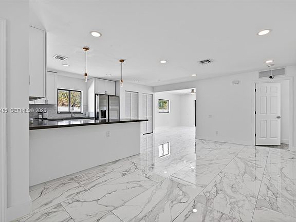 5th image of 2430 NW 22nd Rd