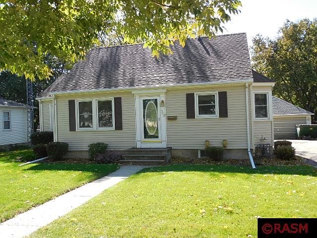 1st image of 308 1st St SE