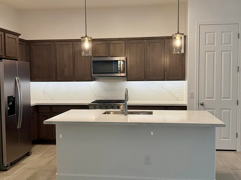 2933 E Mission Ln — Photo 14