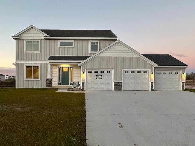 1st image of 255 Warbler Dr
