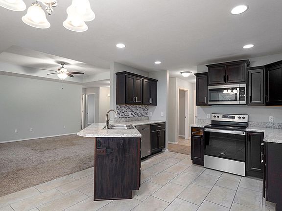2nd image of 485 W Melody Lane
