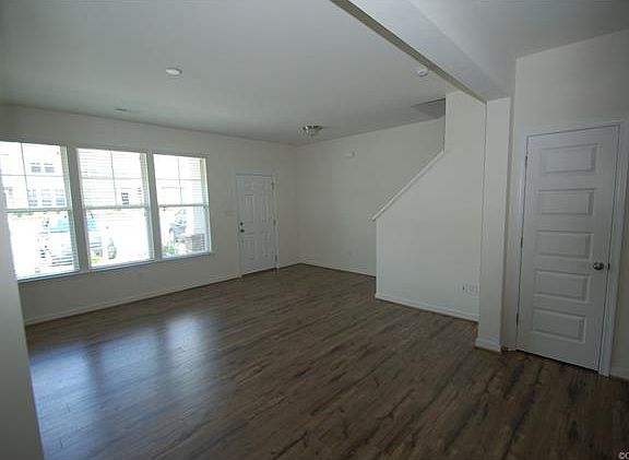 3rd image of 2411 Marions Ln #2411
