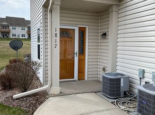 1817 Woodland Way, Slinger, WI 53086