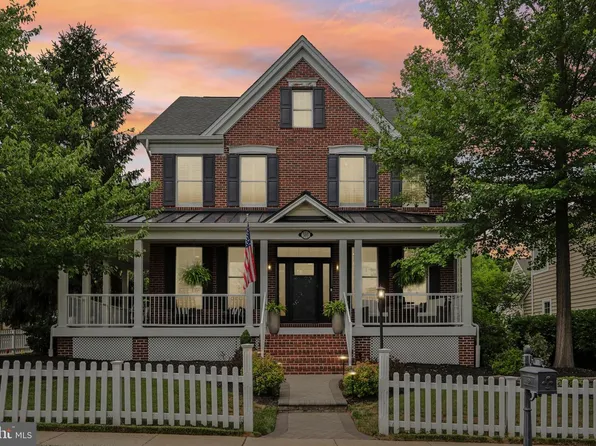 301 Nottingham Pl, Chalfont, PA 18914