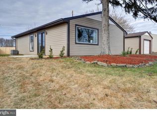 70 Blue Ridge Dr, Levittown, PA 19057