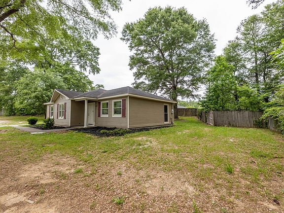 2nd image of 6465 Lee Road 240