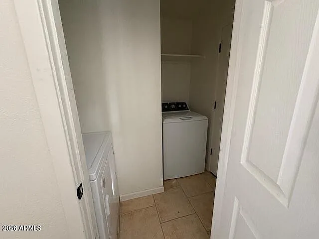 1131 E Trinity Pl — Photo 12