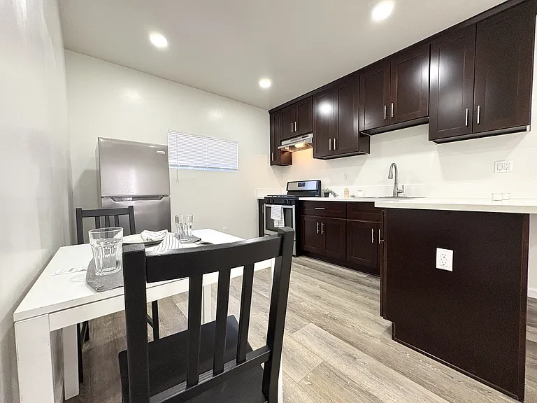 1770 Gaviota Ave — Photo 4