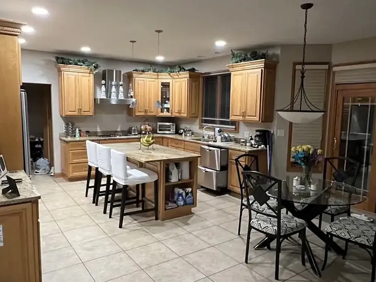 230 Sawgrass Dr — Photo 3
