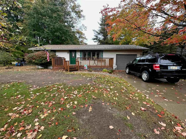 2552 Norwood St, Marquette, MI 49855