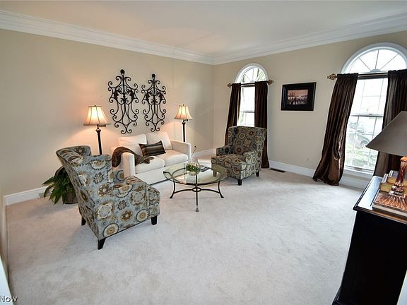 4th image of 6900 Hunting Hollow Ln W