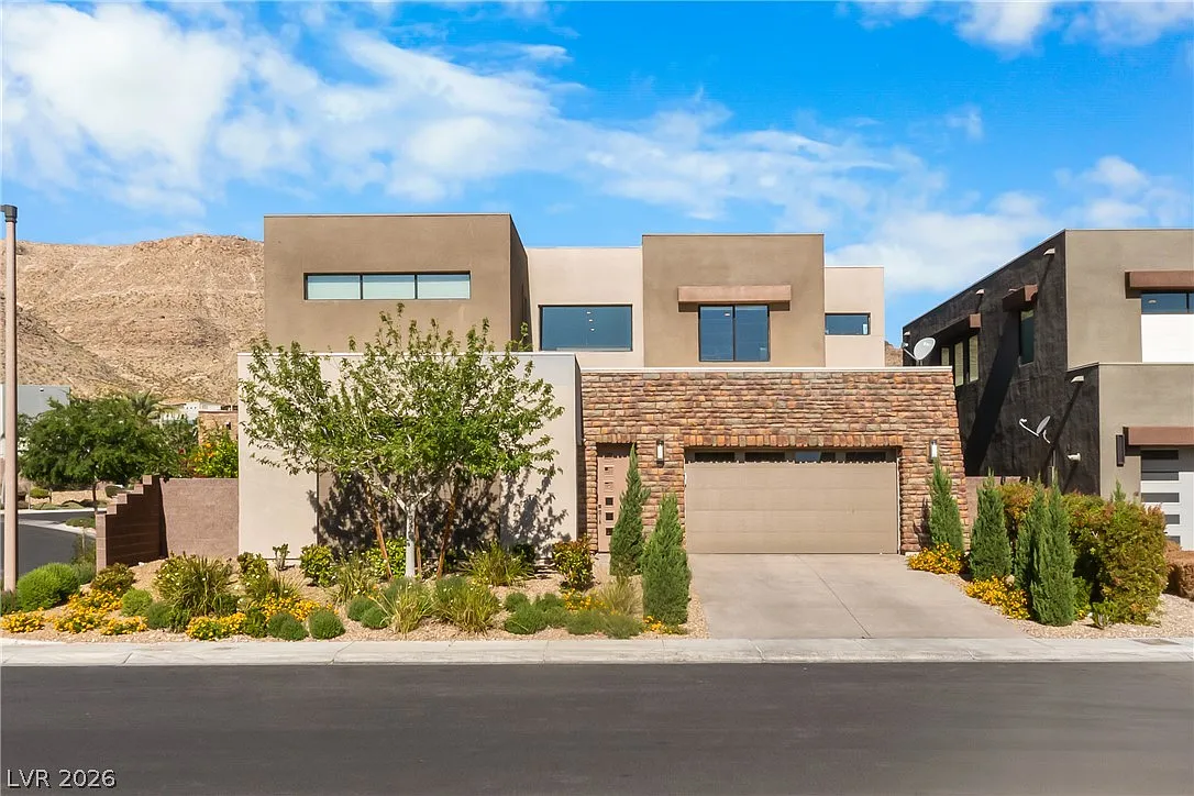 5 bed, 4.5 bath, 3880 sqft, $7,500 — Photo 1
