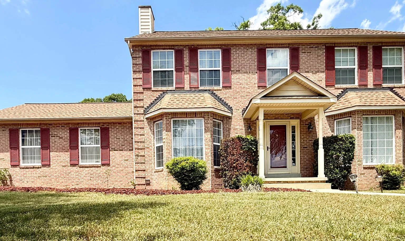 5 bed, 3.5 bath, 3176 sqft, $3,500 — Photo 1