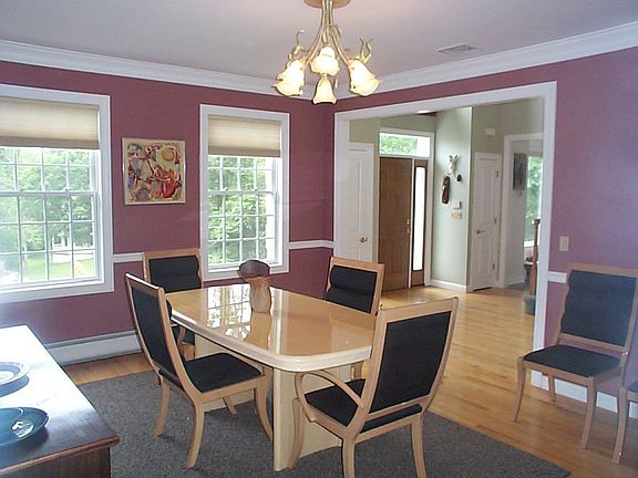 FORMAL DINNING ROOM