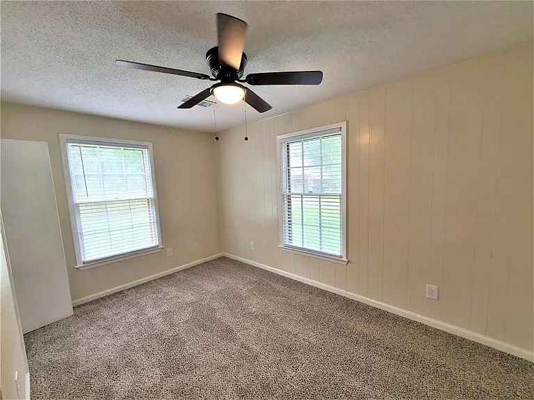 503 Riveredge Dr — Photo 7