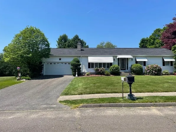 22 Janelle Dr, Agawam, MA 01001