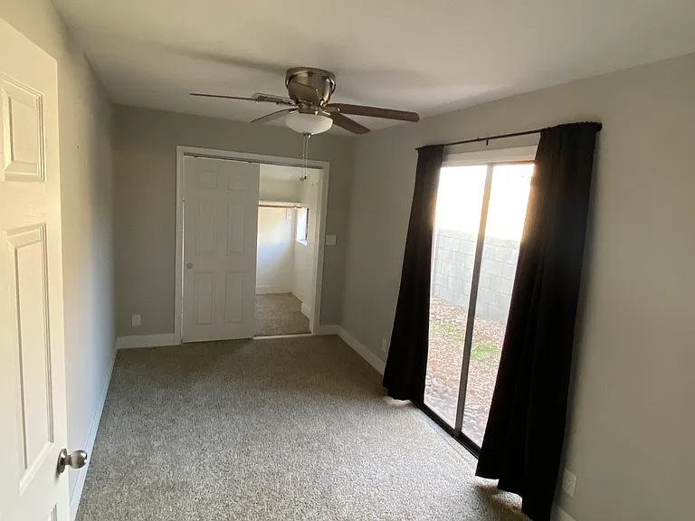 2218 E Arbor Cir — Photo 8