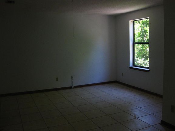 3rd image of 1206 Cross Creek Way