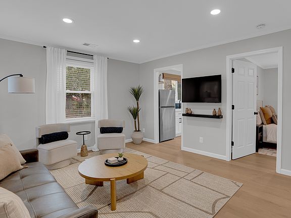 3rd image of 254 Vallejo Cir APT A