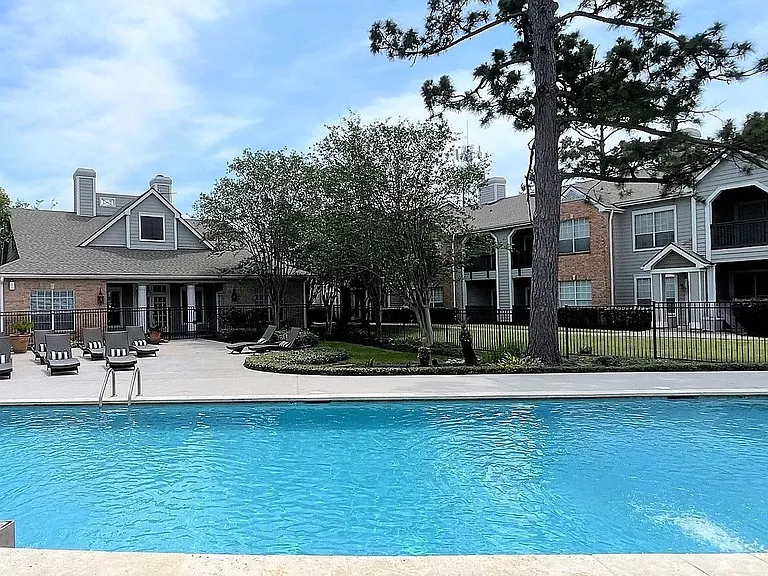 Evergreen at River Oaks — Photo 21