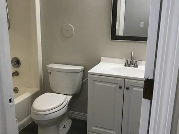 400 E 5th St #4, Colton, SD 57018