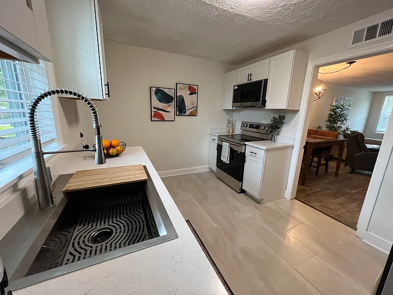 19 Seneca Rd — Photo 11