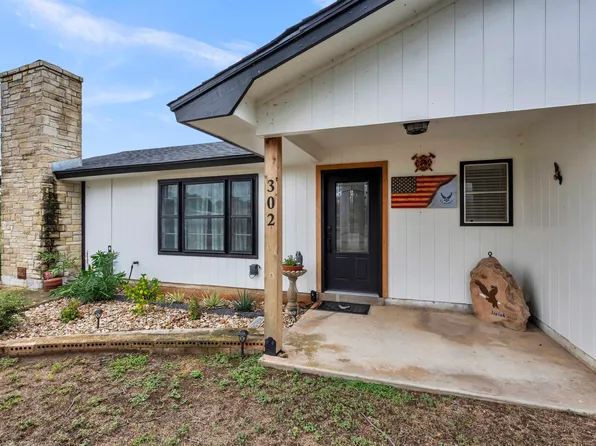 302 Golden Beach Drive, Buchanan Dam, TX 78609