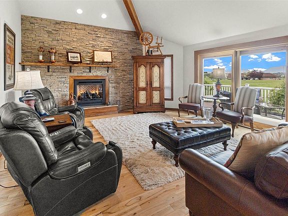 2nd image of 1333 Creekside Dr