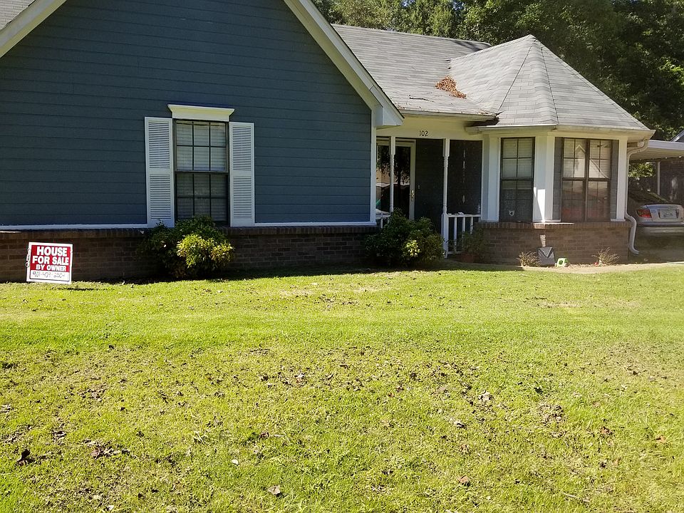 1st image of 102 Holly Cv