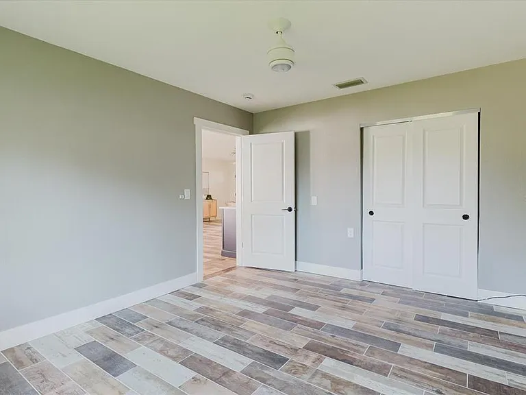 411 87th Ave — Photo 37