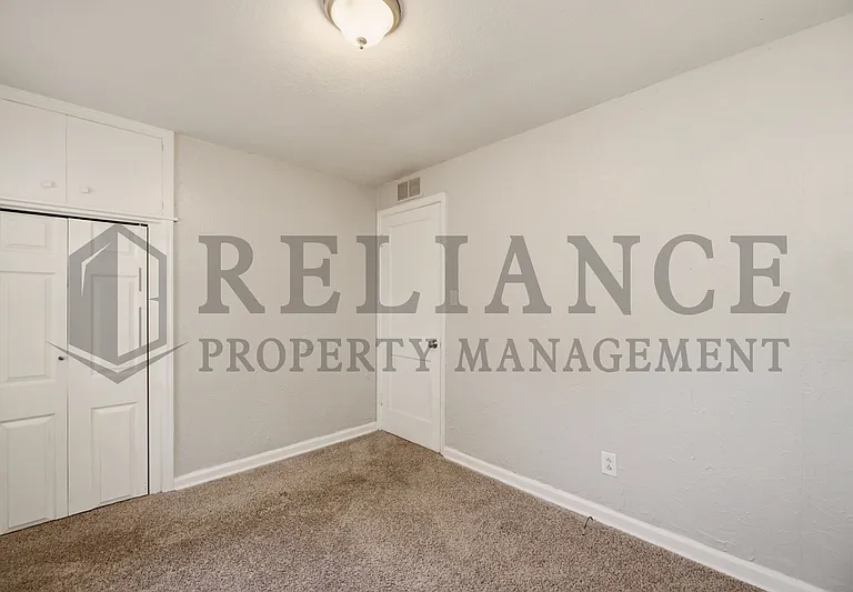 1126 S Silverdale Ct — Photo 35