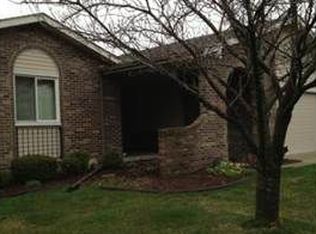 16800 Bernbeck Dr, Brownstown, MI 48193