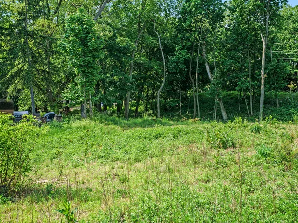 47102 Cedar Ave, New Buffalo, MI 49117