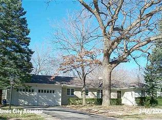 3225 Oakland St, Ames, IA 50014