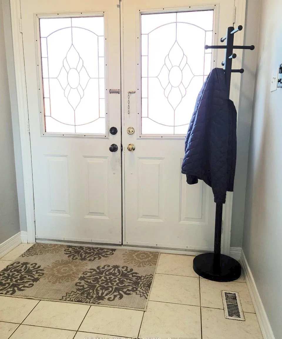 4 bed, $3,300 — Photo 3