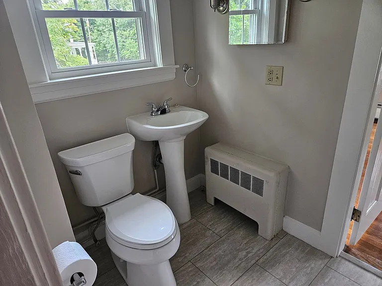 36 Pleasant St — Photo 10