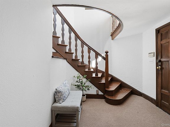 2nd image of 2 Springdale Road