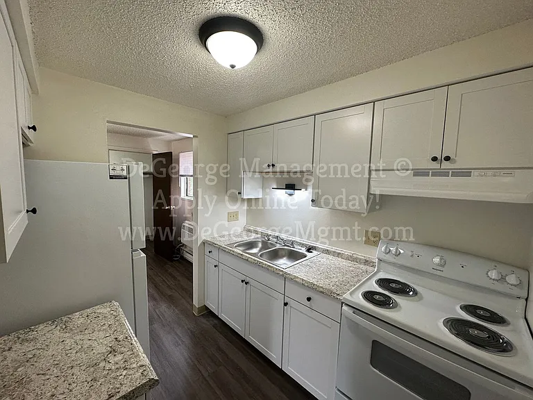 Oak Ridge Manor Apartments — Photo 2